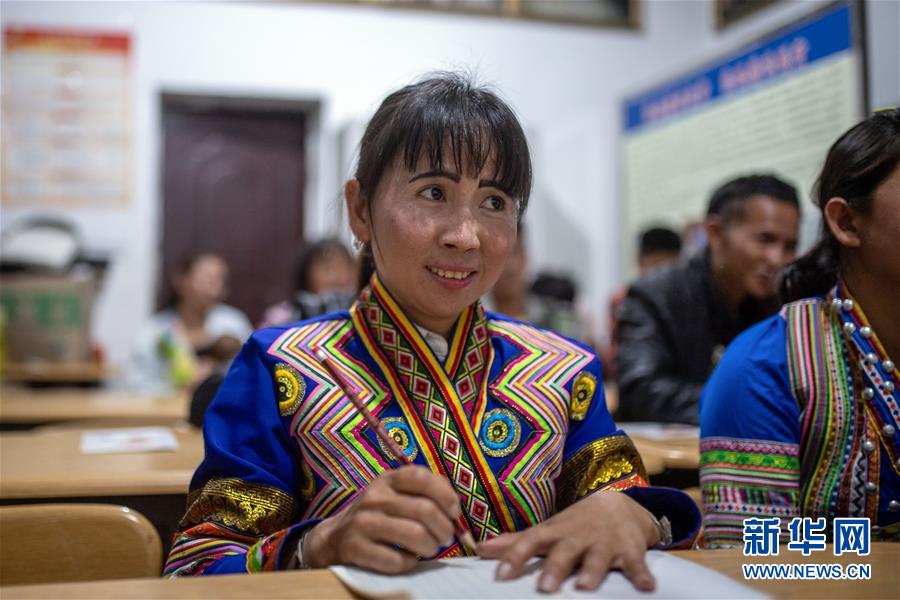 （新華全媒頭條&middot;決戰(zhàn)決勝脫貧攻堅(jiān)&middot;督戰(zhàn)未摘帽貧困縣&middot;圖文互動(dòng)）（8）脫貧的歌聲&mdash;&mdash;云南直過(guò)民族和人口較少民族共入新時(shí)代