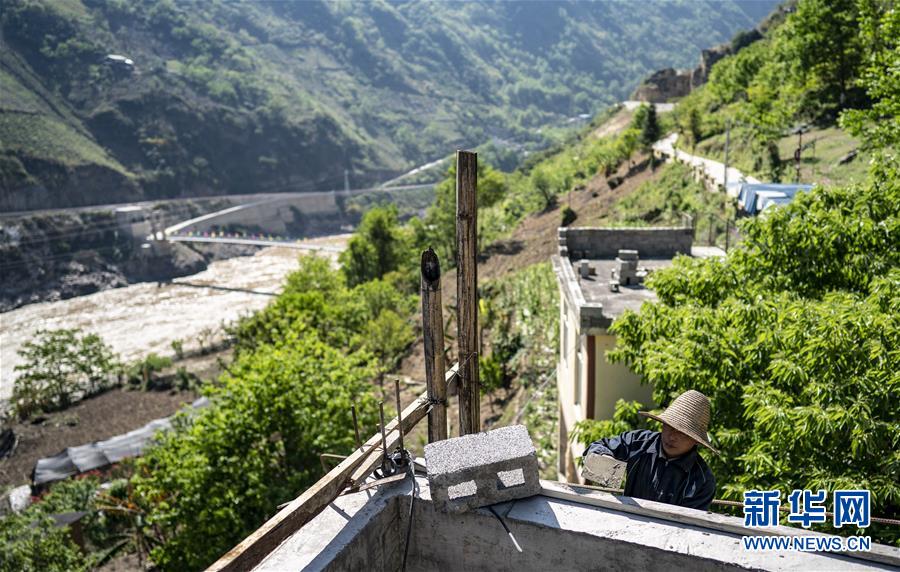 （新華全媒頭條&middot;決戰(zhàn)決勝脫貧攻堅(jiān)&middot;督戰(zhàn)未摘帽貧困縣&middot;圖文互動(dòng)）（12）脫貧的歌聲&mdash;&mdash;云南直過(guò)民族和人口較少民族共入新時(shí)代