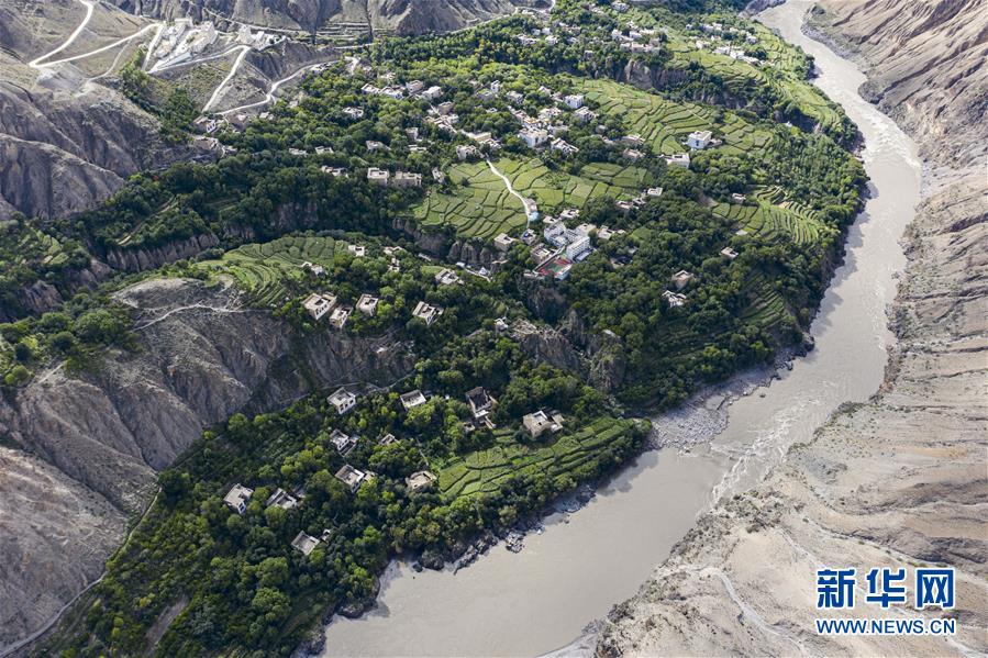 (西藏昌都解放70周年·圖文互動(dòng))(2)怒江峽谷深處:百年東壩民居見證民族文化交流融合