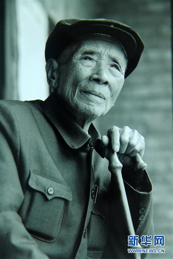 (熱點(diǎn)鮮報(bào)·圖文互動(dòng))(6)善洲精神永相傳:留下一片綠洲 造福家鄉(xiāng)百姓