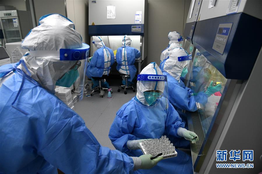 (聚焦疫情防控·圖文互動(dòng))(1)青島全員核酸檢測(cè)基本完成