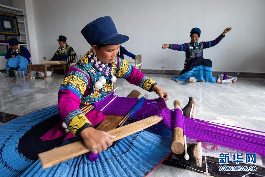 (新華全媒頭條·圖文互動(dòng))(9)決戰(zhàn)決勝奪取脫貧攻堅(jiān)戰(zhàn)全面勝利——寫在第7個(gè)國(guó)家扶貧日之際