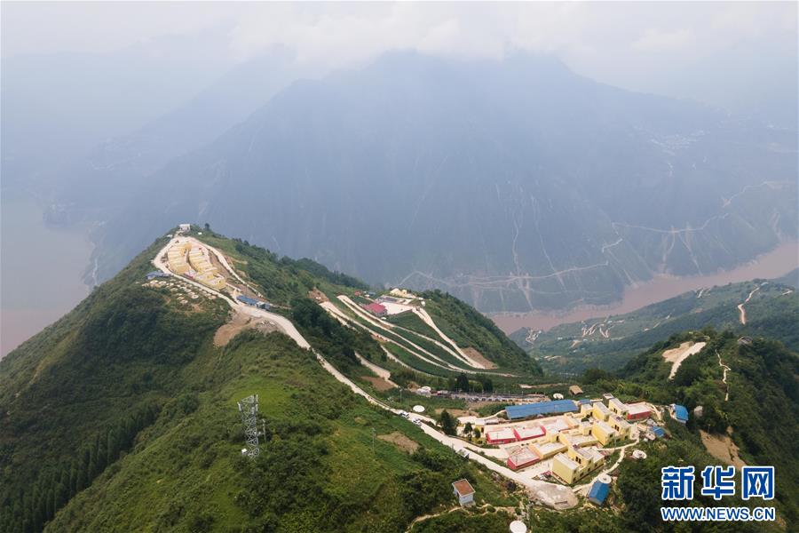 (新華全媒頭條·圖文互動(dòng))(1)決戰(zhàn)決勝奪取脫貧攻堅(jiān)戰(zhàn)全面勝利——寫在第7個(gè)國(guó)家扶貧日之際