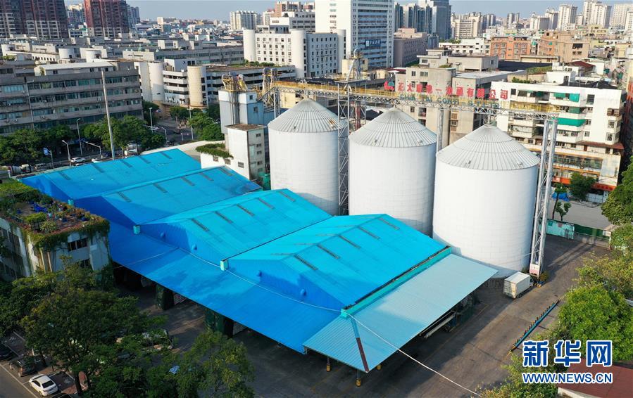 （在習(xí)近平新時代中國特色社會主義思想指引下&mdash;&mdash;新時代新作為新篇章&middot;習(xí)近平總書記關(guān)切事&middot;圖文互動）（14）我家大門常打開&mdash;&mdash;經(jīng)濟(jì)特區(qū)全方位對外開放故事