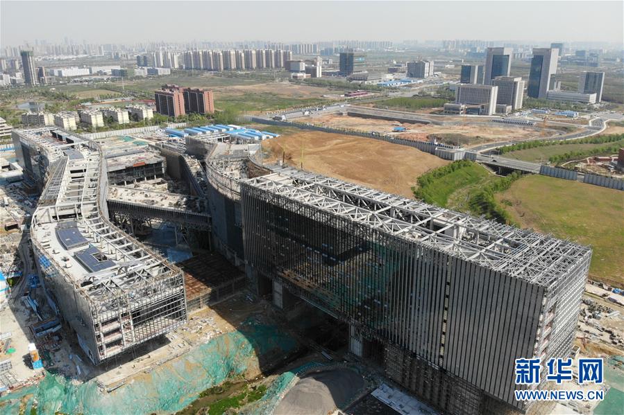 (在習近平新時代中國特色社會主義思想指引下——新時代新作為新篇章·習近平總書記關(guān)切事·圖文互動)(5)探“微觀世界” 抓“關(guān)鍵變量”——我國科學家與量子“糾纏”的故事