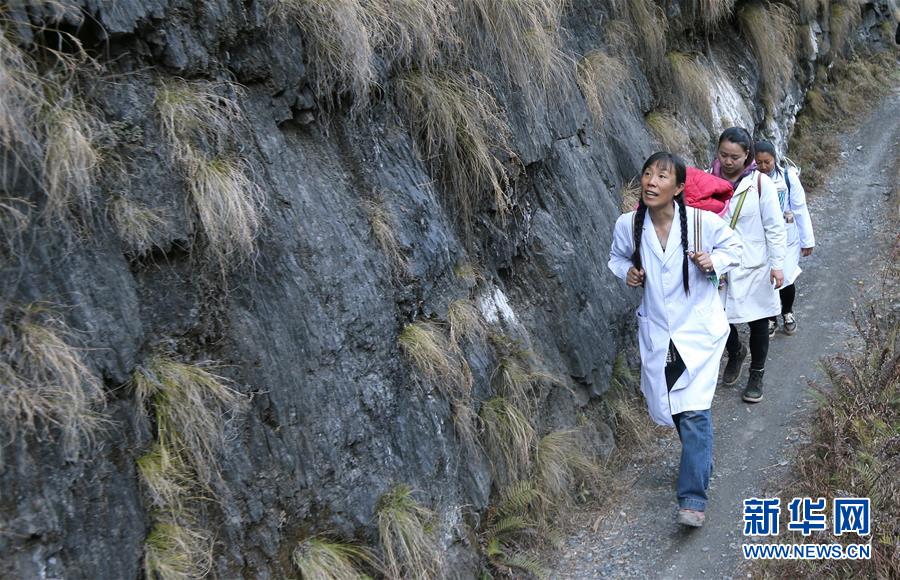 （新華全媒頭條&middot;圖文互動(dòng)）（11）偉大旗幟引領(lǐng)歷史巨變&mdash;&mdash;習(xí)近平新時(shí)代中國特色社會(huì)主義思想指引&ldquo;十三五&rdquo;經(jīng)濟(jì)社會(huì)發(fā)展述評