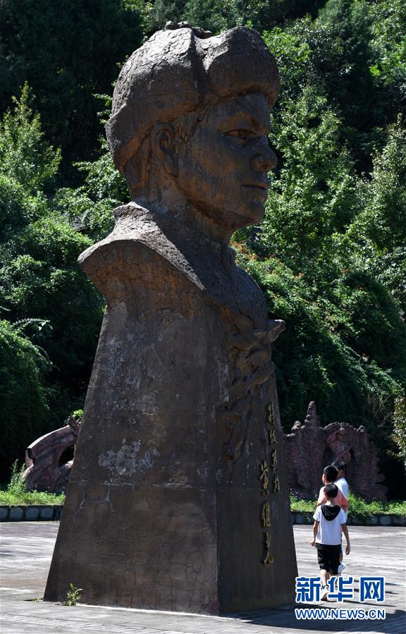 （決戰(zhàn)決勝脫貧攻堅(jiān)&middot;圖文互動(dòng)）（2）&ldquo;堵槍眼&rdquo;的脫貧戰(zhàn)怎么打？&mdash;&mdash;繼光村見(jiàn)聞