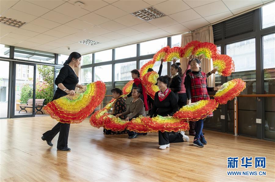 （五中全會精神在基層&middot;圖文互動）（2）許你一個暖暖的&ldquo;人生秋天&rdquo;&mdash;&mdash;看&ldquo;春城&rdquo;這座小樓如何盤活養(yǎng)老事業(yè)