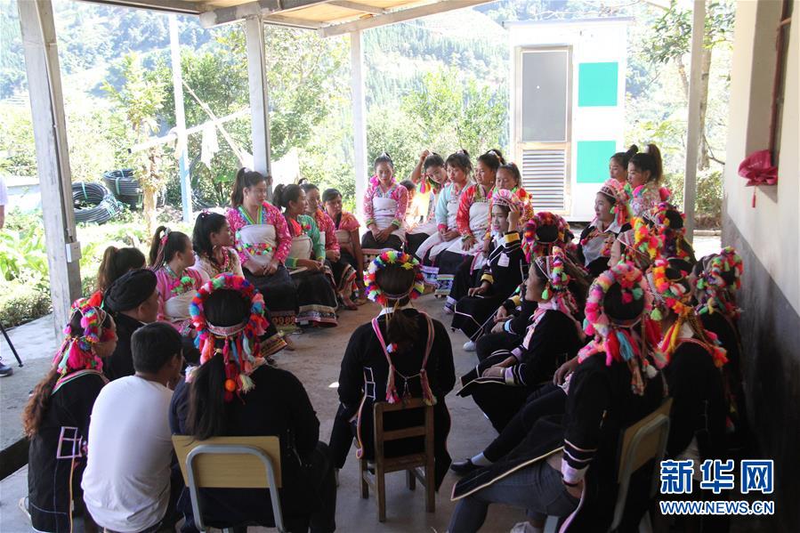 （五中全會精神在基層&middot;圖文互動）（5）天津、福建、廣東、云南等地創(chuàng)新形式讓黨的十九屆五中全會精神&ldquo;飛入尋常百姓家&rdquo;