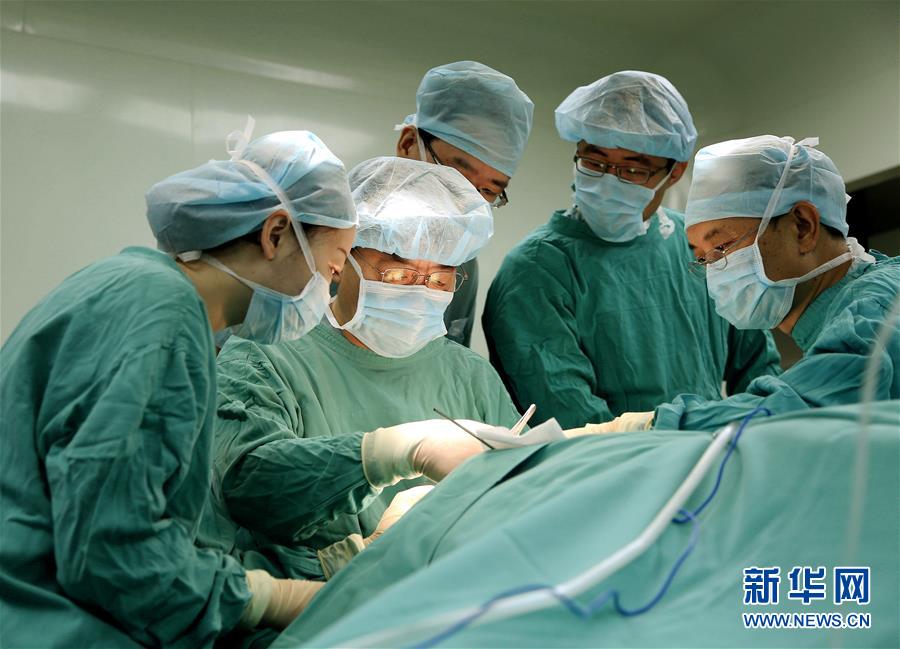 (代表委員履職·圖文互動(dòng))(2)為青少年守護(hù)清晰的世界——孫豐源代表的履職故事