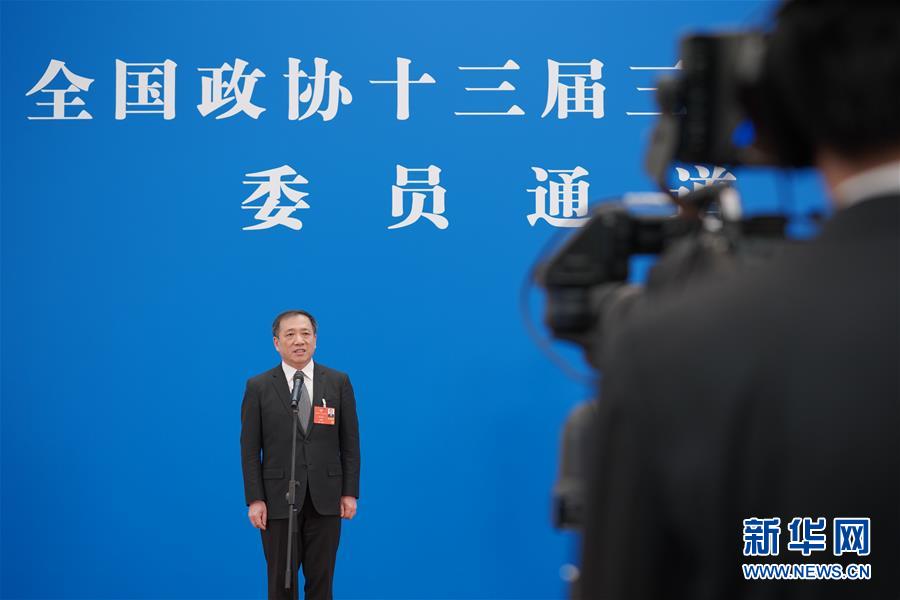 （兩會&middot;政協(xié)開幕&middot;XHDW）（7）接受采訪