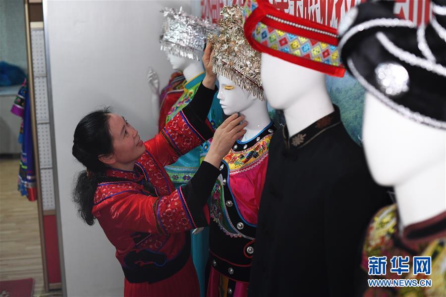 （兩會人物&middot;圖文互動）（5）帶娃、賺錢兩不誤&mdash;&mdash;一位農(nóng)民工代表眼中的脫貧新工作