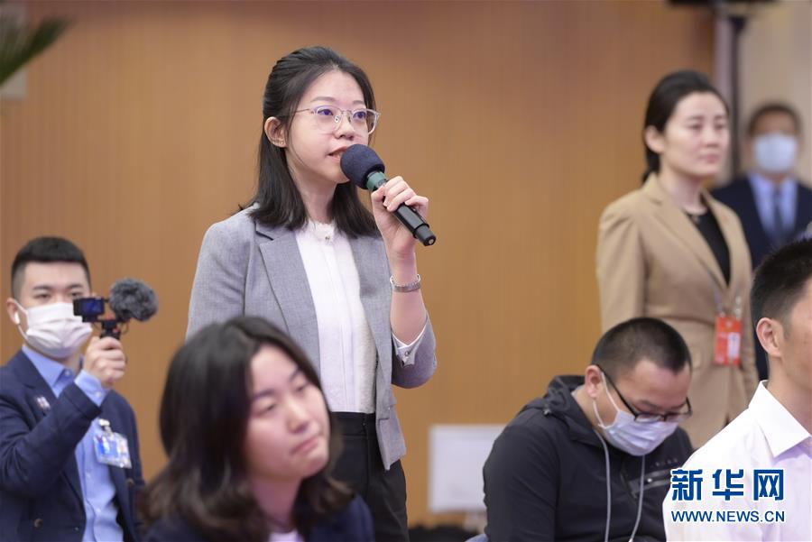 （兩會&middot;XHDW）（10）接受采訪