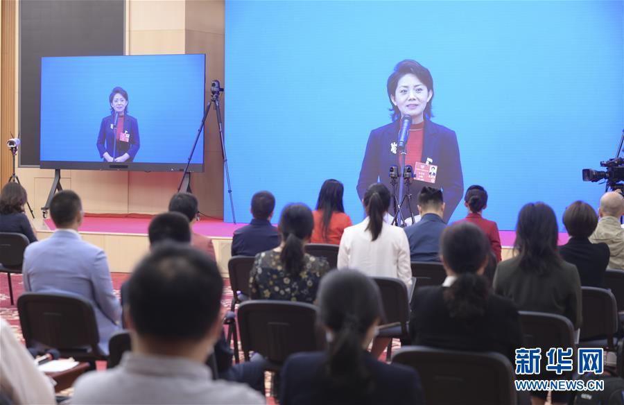 （兩會(huì)&middot;XHDW）（13）接受采訪