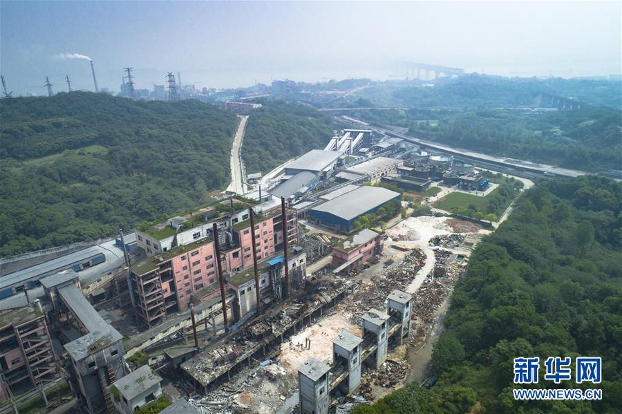 (新華全媒頭條·圖文互動)(6)潮起東方萬象新——以習(xí)近平同志為核心的黨中央團(tuán)結(jié)帶領(lǐng)全黨全軍全國各族人民貫徹落實黨的十九大精神紀(jì)實