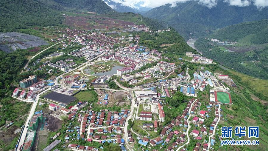 （兩會前夕看落實(shí)&middot;圖文互動）（1）格?；ㄩ_ 幸福路寬&mdash;&mdash;西藏落實(shí)習(xí)近平總書記全國兩會重要講話精神紀(jì)實(shí)