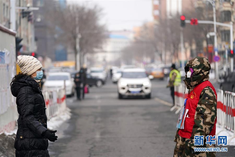 （習(xí)近平致敬的戰(zhàn)&ldquo;疫&rdquo;英雄&middot;志愿者篇&middot;圖文互動）（12）他們，微光成炬照征程