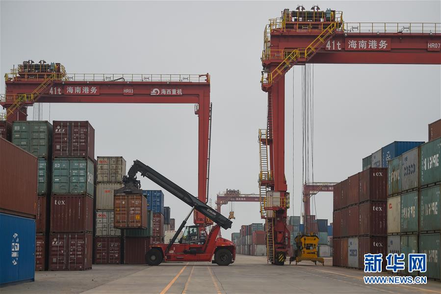 (在習(xí)近平新時(shí)代中國(guó)特色社會(huì)主義思想指引下——新時(shí)代新作為新篇章·習(xí)近平總書記關(guān)切事·圖文互動(dòng))(4)感受開放新魅力——海南自由貿(mào)易港建設(shè)開局觀察