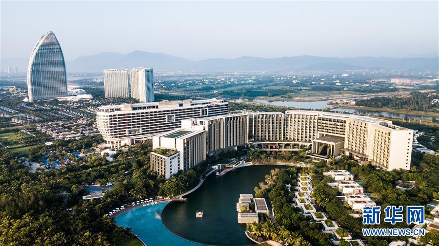 (在習(xí)近平新時(shí)代中國(guó)特色社會(huì)主義思想指引下——新時(shí)代新作為新篇章·習(xí)近平總書記關(guān)切事·圖文互動(dòng))(8)感受開放新魅力——海南自由貿(mào)易港建設(shè)開局觀察