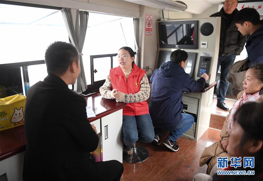 (新華全媒頭條·總書(shū)記推動(dòng)的改革身邊事·行政體制改革篇·圖文互動(dòng))(3)特寫(xiě):追問(wèn)“一件事”