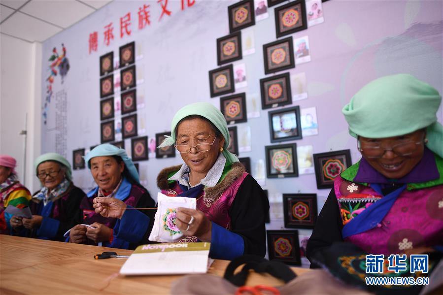 (習(xí)近平的小康故事·新華網(wǎng)·圖文互動(dòng))(1) “讓全體人民住有所居”——習(xí)近平和百姓安居的故事