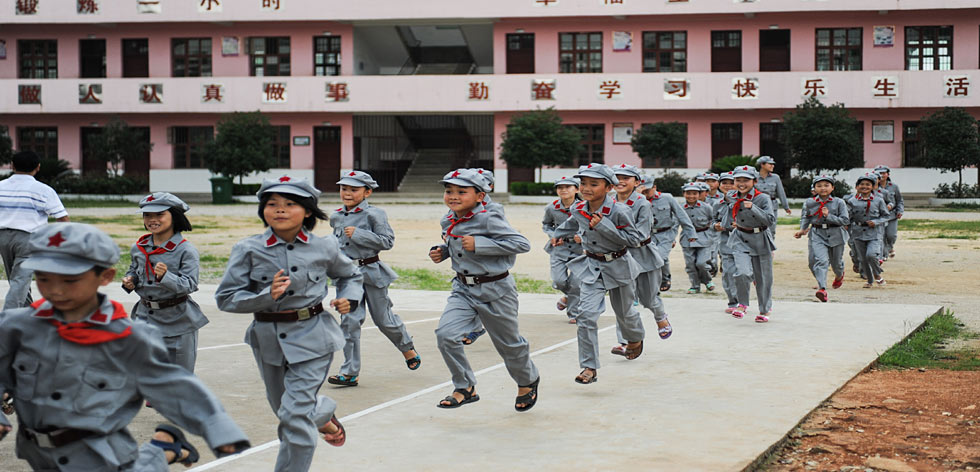 革命老區(qū)江西蓮花縣甘祖昌紅軍小學(xué)舉行&ldquo;六一&rdquo;感恩慶?；顒? /></a></p>
<div   id=