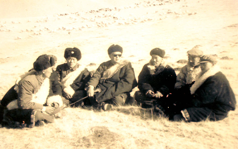 個人干凈，一生不褪的底色&mdash;&mdash;四論向尕布龍同志學(xué)習(xí)