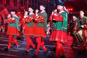 比利時(shí)舉行&ldquo;大帝巡游&rdquo;古裝表演