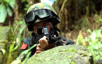 直擊福建武警特戰(zhàn)隊(duì)員端&ldquo;黑窩子&rdquo;戰(zhàn)斗