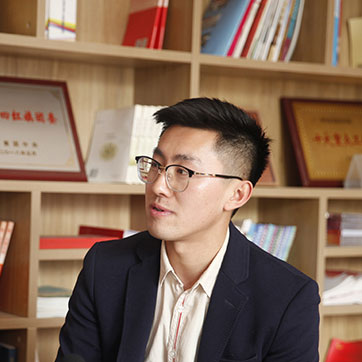 【青春的故事】&ldquo;鋼鐵人&rdquo;是怎樣煉成的？