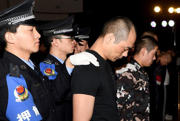 陜西省西安市新城區(qū)人民法院依法對(duì)韓某某等8人非法高利放貸、暴力討債涉黑一案公開(kāi)宣判