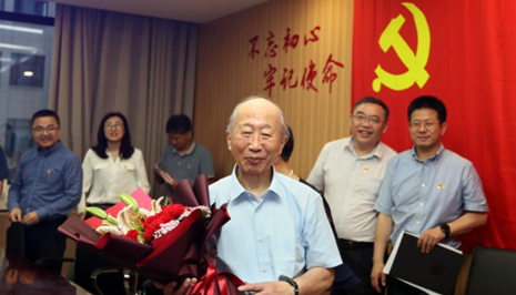 新黨員陳振新：&ldquo;雖已耄耋，紅心向黨！&rdquo;