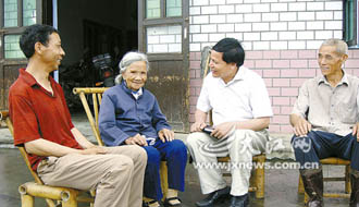 &ldquo;一離開群眾，內(nèi)心就感到孤獨(dú)&rdquo;&mdash;記&ldquo;鄉(xiāng)村判官&rdquo;楊斌圣