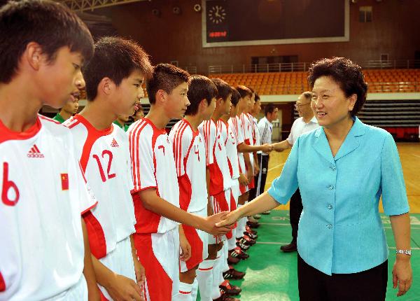 劉延?xùn)|在出席全國青少年足球聯(lián)賽精英選拔賽暨中國足球希望之星赴歐洲留學(xué)啟動(dòng)儀式