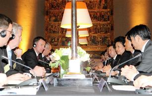 國務(wù)委員劉延?xùn)|主持中英高級(jí)別人文交流機(jī)制第一次會(huì)議