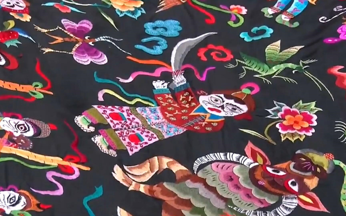 苗繡繡品慢慢得到市場認可，回鄉(xiāng)的繡娘逐漸多了起來