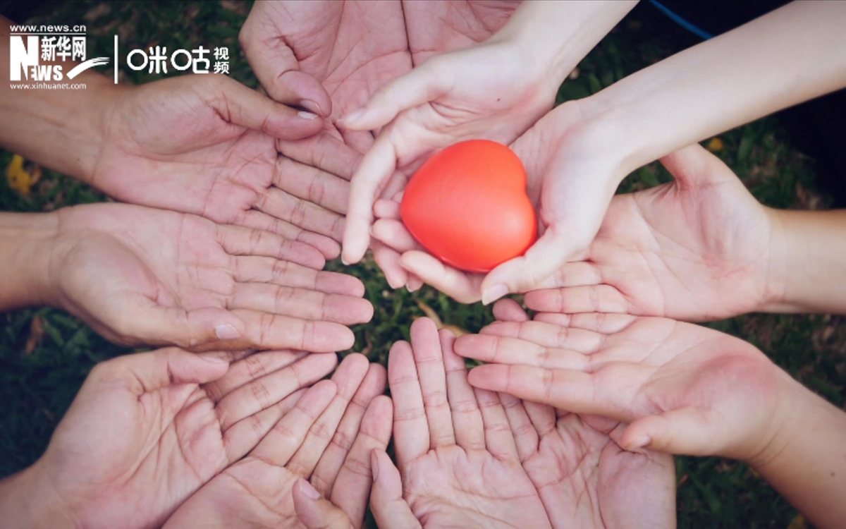 我們不僅要關(guān)注身體健康，更應(yīng)關(guān)注心理健康