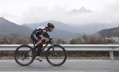 自行車&mdash;&mdash;&ldquo;挺進(jìn)大別山&rdquo;中國(guó)（黃岡）自行車賽舉行