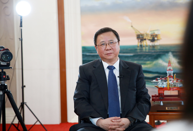 堅持黨的領導、加強黨的建設，是國有企業(yè)的光榮傳統(tǒng)。