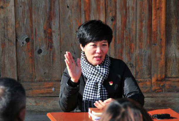 顧泮偉：讓&ldquo;花村&rdquo;靚起來(lái) 村民腰包鼓起來(lái)