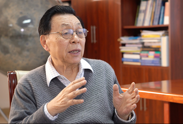 與月球背面建立聯(lián)系，而且測(cè)控和通信鏈路要暢通