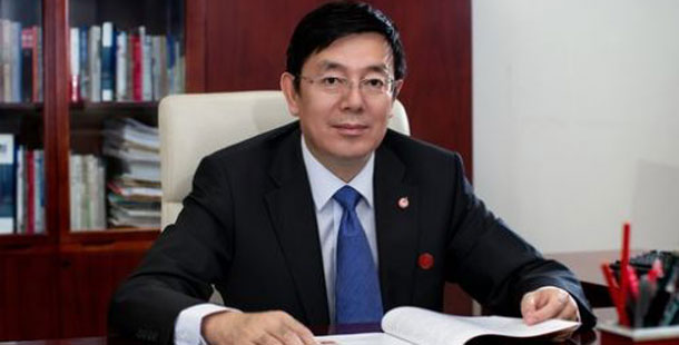 中航飛機董事長、分黨組書記方玉峰&mdash;&mdash;中航飛機要想同國際航空產(chǎn)業(yè)強者過招，必須與市場全面接軌，逐步褪去傳統(tǒng)國有企業(yè)的&ldquo;光環(huán)&rdquo;。這就要求我們?nèi)ν七M企業(yè)改革，利用上市平臺，建立先進的法人治理結(jié)構(gòu)，建立高效的、敏捷反應(yīng)的價值創(chuàng)造主體。