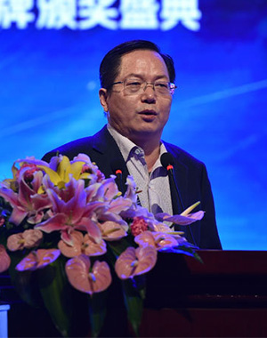 經(jīng)濟(jì)學(xué)家、中國(guó)人民銀行研究局研究員鄒平座