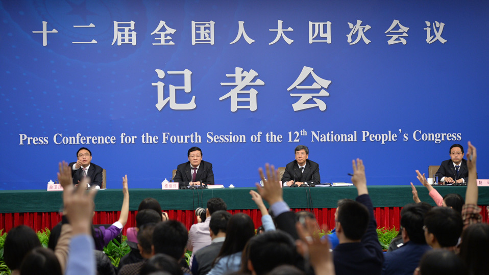 樓繼偉就&ldquo;財(cái)政工作和財(cái)稅改革&rdquo;答記者問(wèn)