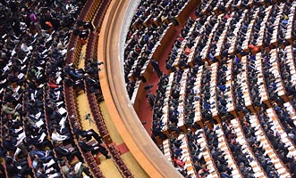 全國人大代表在大會(huì)現(xiàn)場