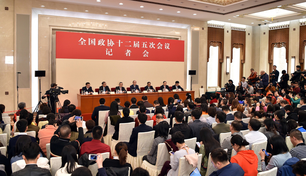 回放:政協(xié)委員談促進(jìn)經(jīng)濟(jì)平穩(wěn)健康發(fā)展