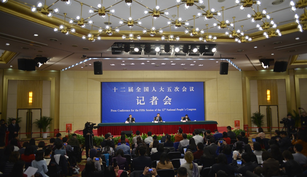 回放：環(huán)保部部長陳吉寧就&ldquo;加強生態(tài)環(huán)境保護(hù)&rdquo;答記者問