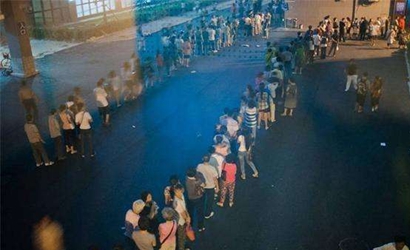 大醫(yī)院人滿為患，社區(qū)醫(yī)院門可羅雀怎么破？