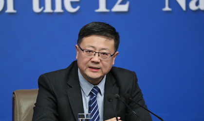 陳吉寧：當(dāng)前大氣治理的方向和舉措是對的，是有效的