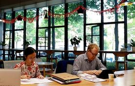 中國成就，世界矚目&mdash;&mdash;來自基層蹲點現(xiàn)場的報道